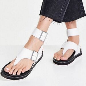 SOREL Women's White leather Sandals. Size 8